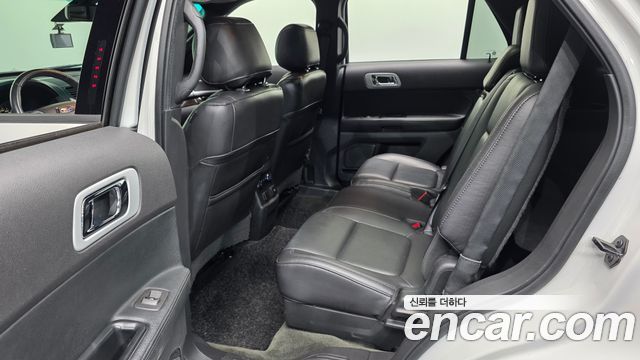 Ford Explorer 2014 — photo 18