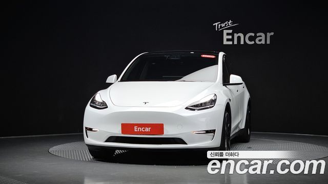 Tesla Model Y 2021 — photo 3