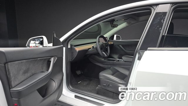 Tesla Model Y 2021 — photo 13
