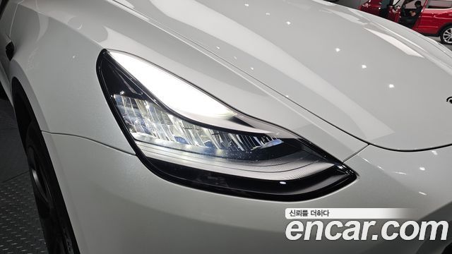Tesla Model Y 2021 — photo 8