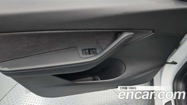 Tesla Model Y 2021 — photo 14