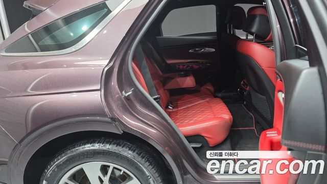 Genesis GV70 2021 — photo 12