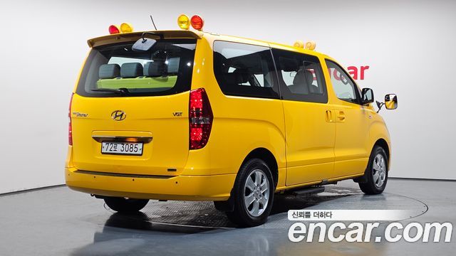 Hyundai Starex 2017 — photo 2