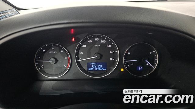 Hyundai Starex 2017 — photo 11