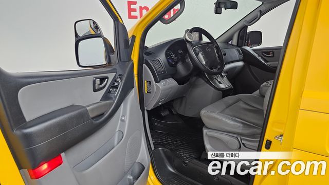 Hyundai Starex 2017 — photo 13