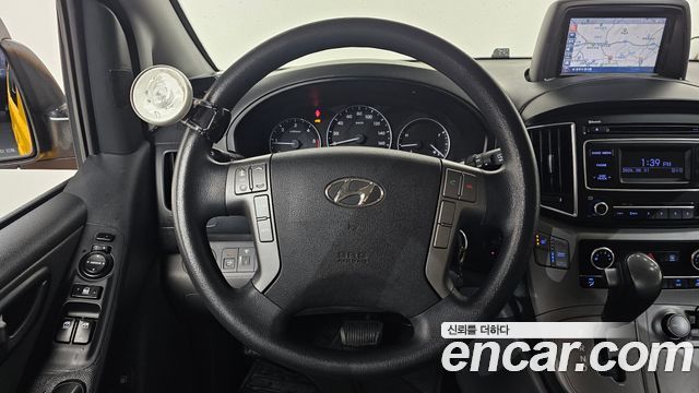 Hyundai Starex 2017 — photo 19