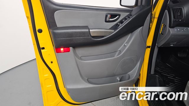 Hyundai Starex 2017 — photo 14