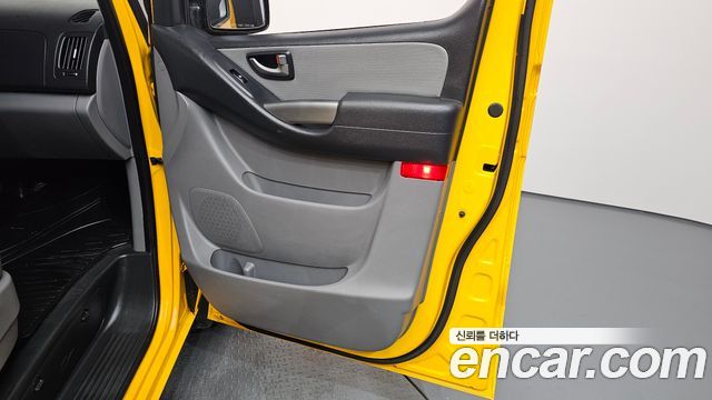 Hyundai Starex 2017 — photo 15