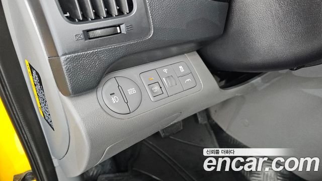 Hyundai Starex 2017 — photo 27