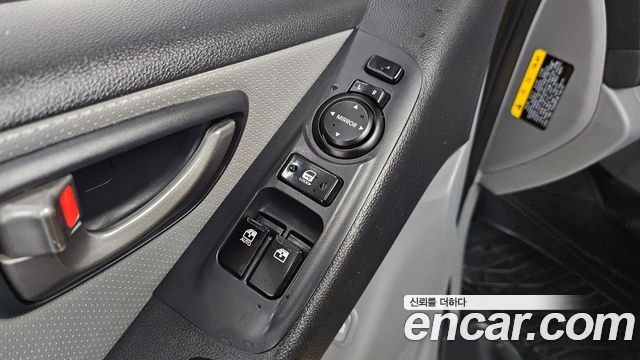 Hyundai Starex 2017 — photo 29