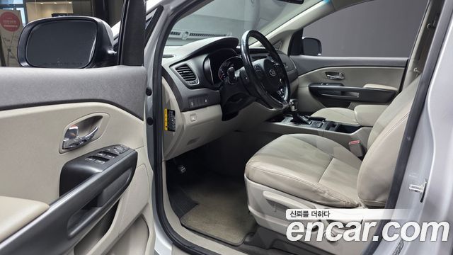 Kia Canival 2017 — photo 13