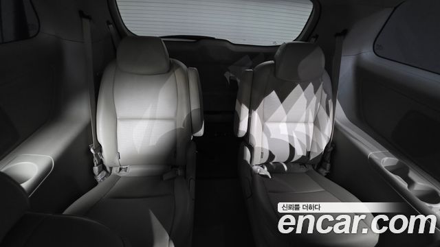 Kia Canival 2017 — photo 18