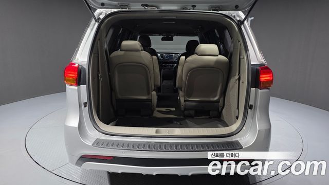 Kia Canival 2017 — photo 24