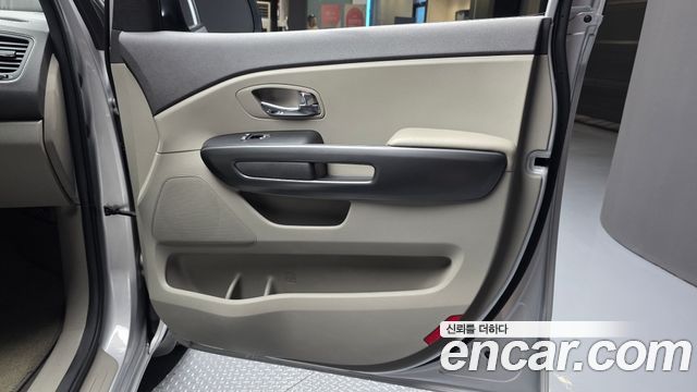 Kia Canival 2017 — photo 15