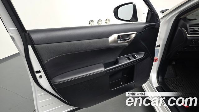 Lexus CT200h 2018 — photo 14