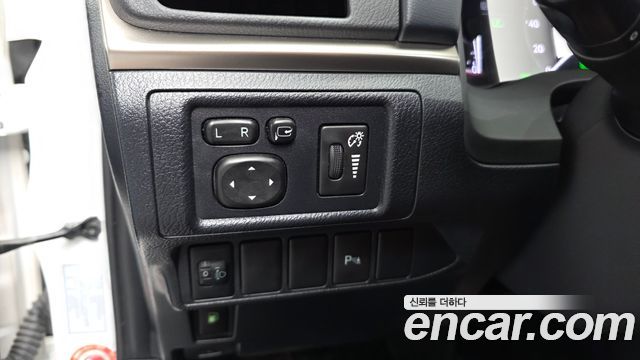 Lexus CT200h 2018 — photo 29