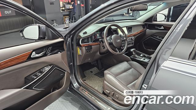Kia K7 2017 — photo 13