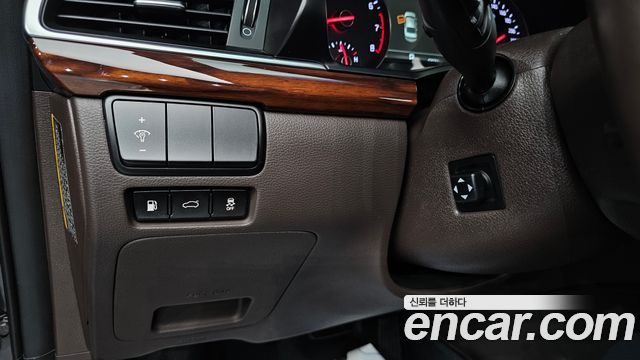 Kia K7 2017 — photo 20