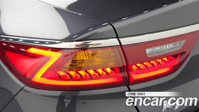 Kia K7 2017 — photo 9