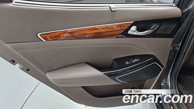 Kia K7 2017 — photo 15