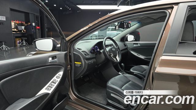 Hyundai Accent 2015 — photo 10