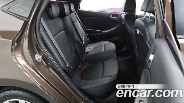 Hyundai Accent 2015 — photo 11