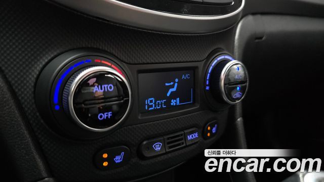 Hyundai Accent 2015 — photo 17