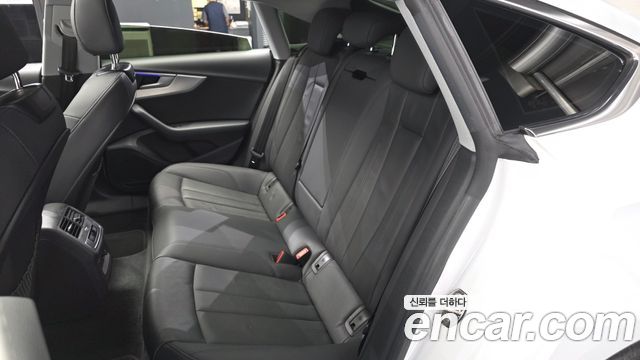 Audi A5 2021 — photo 16