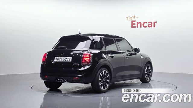 Mini Cooper 2020 — photo 2