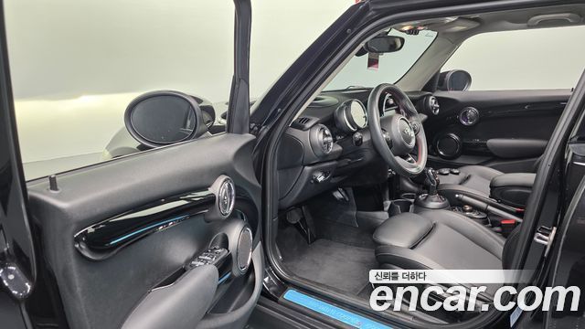 Mini Cooper 2020 — photo 13