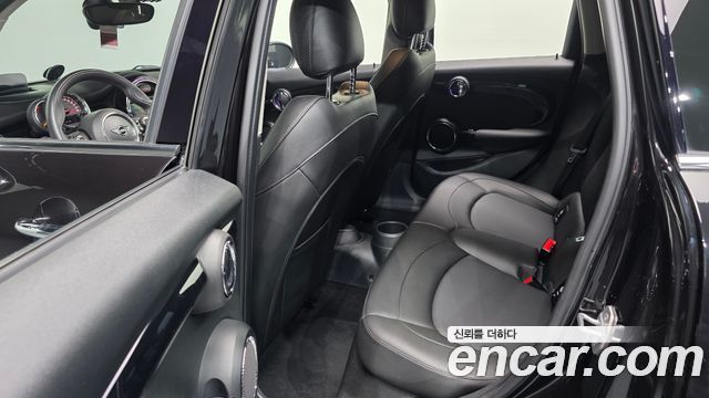 Mini Cooper 2020 — photo 18