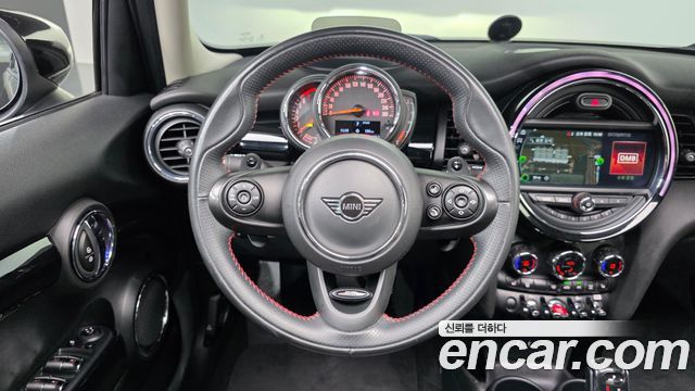 Mini Cooper 2020 — photo 19