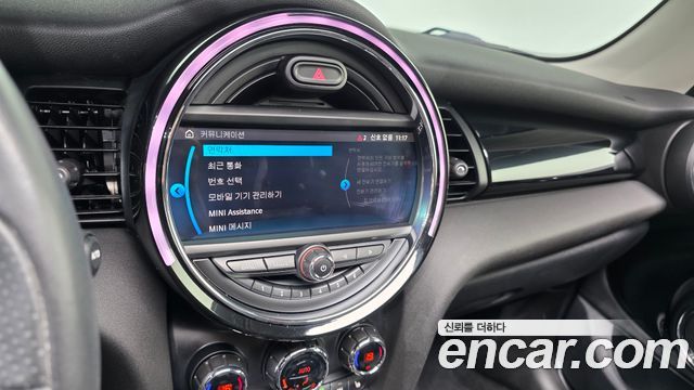 Mini Cooper 2020 — photo 20