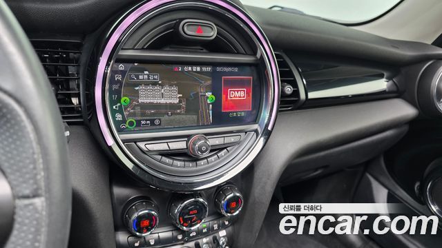 Mini Cooper 2020 — photo 21