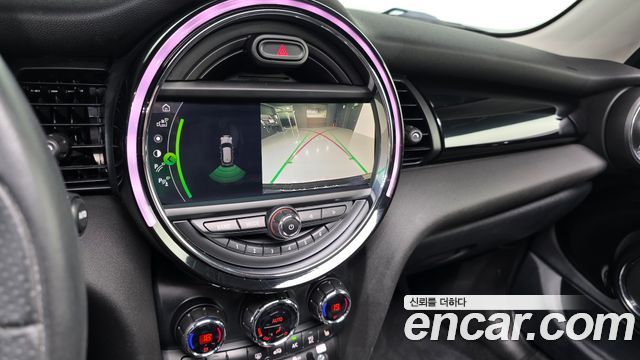 Mini Cooper 2020 — photo 23