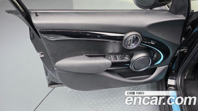 Mini Cooper 2020 — photo 14