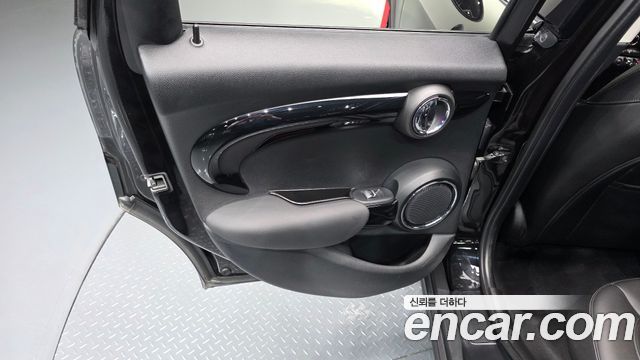 Mini Cooper 2020 — photo 15