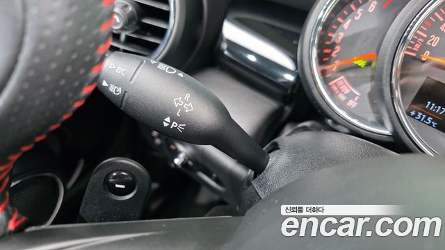 Mini Cooper 2020 — photo 27