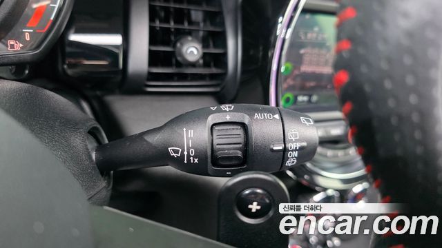 Mini Cooper 2020 — photo 28