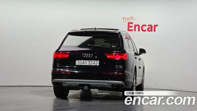 Audi Q7 2019 — photo 4