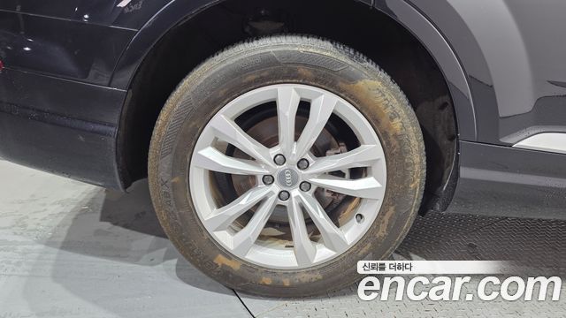 Audi Q7 2019 — photo 5