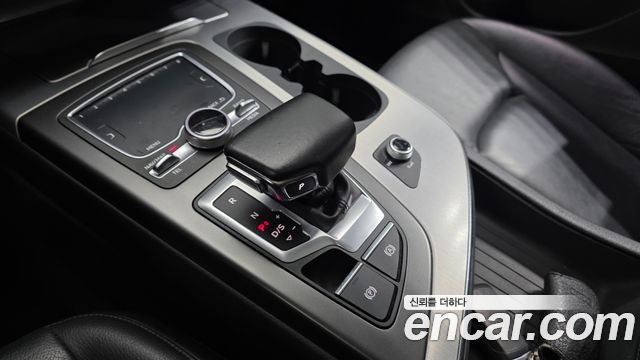 Audi Q7 2019 — photo 12
