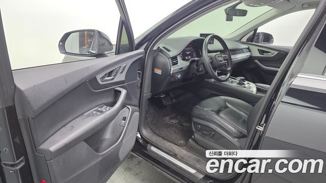 Audi Q7 2019 — photo 13