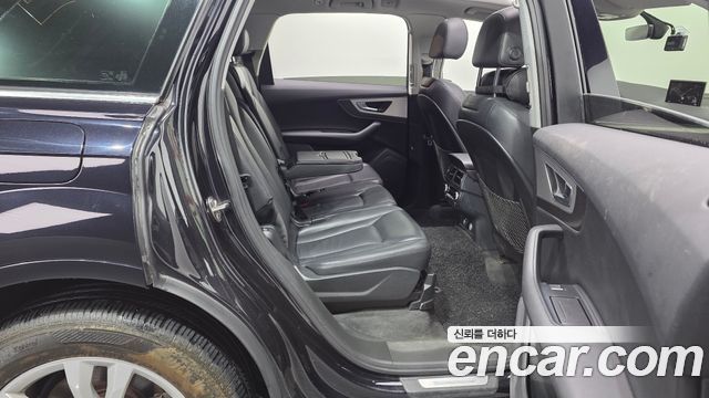 Audi Q7 2019 — photo 17