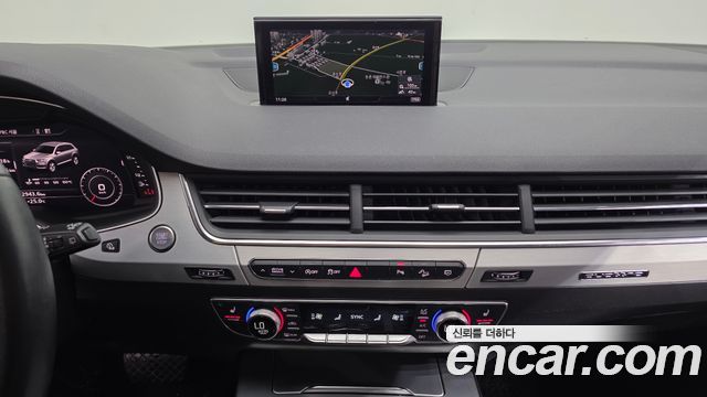 Audi Q7 2019 — photo 19