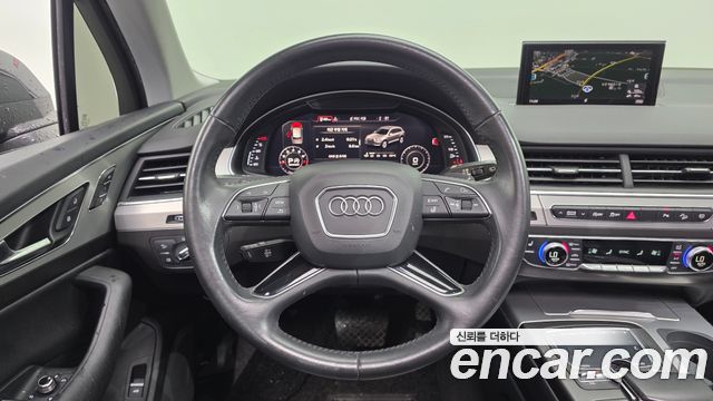 Audi Q7 2019 — photo 20