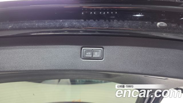Audi Q7 2019 — photo 24