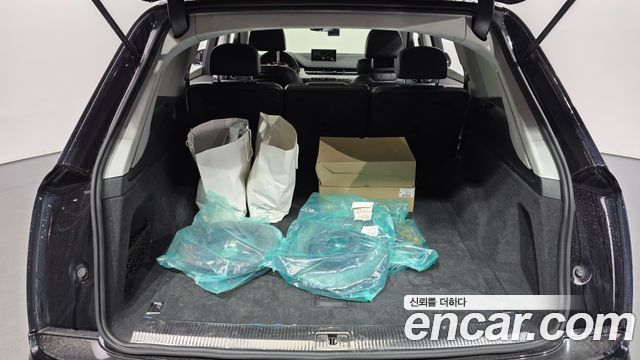 Audi Q7 2019 — photo 25