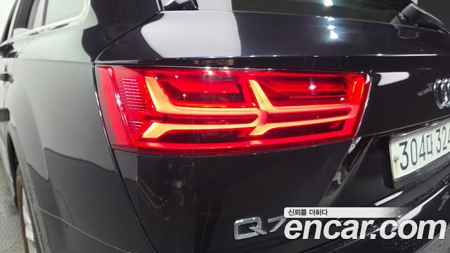 Audi Q7 2019 — photo 9