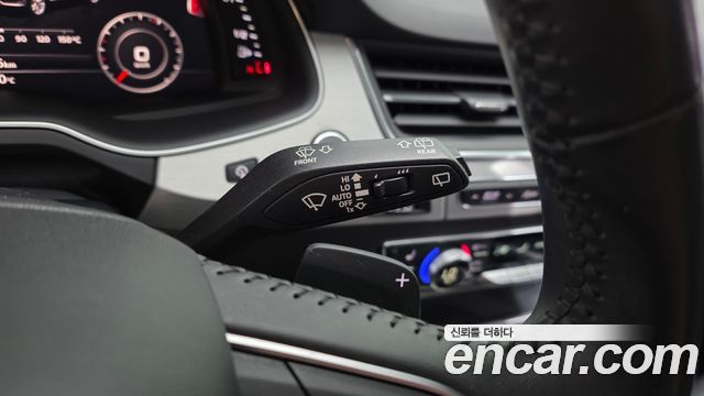 Audi Q7 2019 — photo 30
